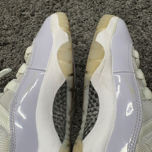 Air Jordan 11 Retro Low Pure Violet Women's Size 8.5 Pre-Owned, Great Condition - Picture 6 of 6